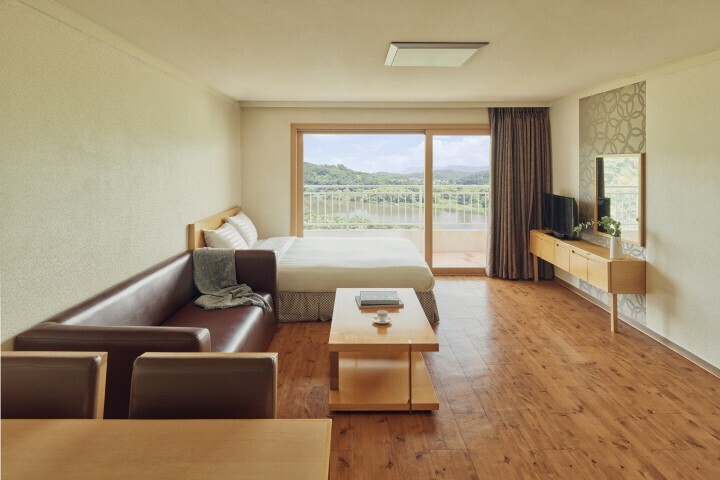 Main Room Photo