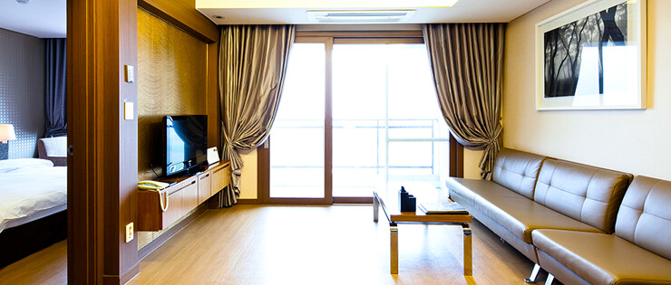 Main Room Photo
