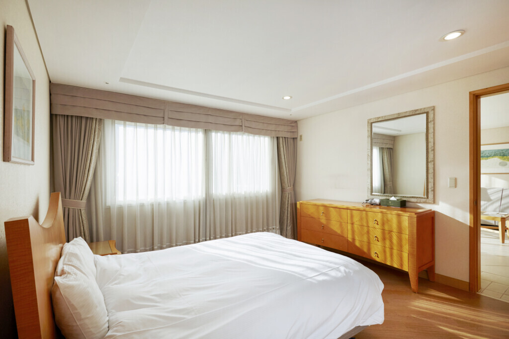 Main Room Photo
