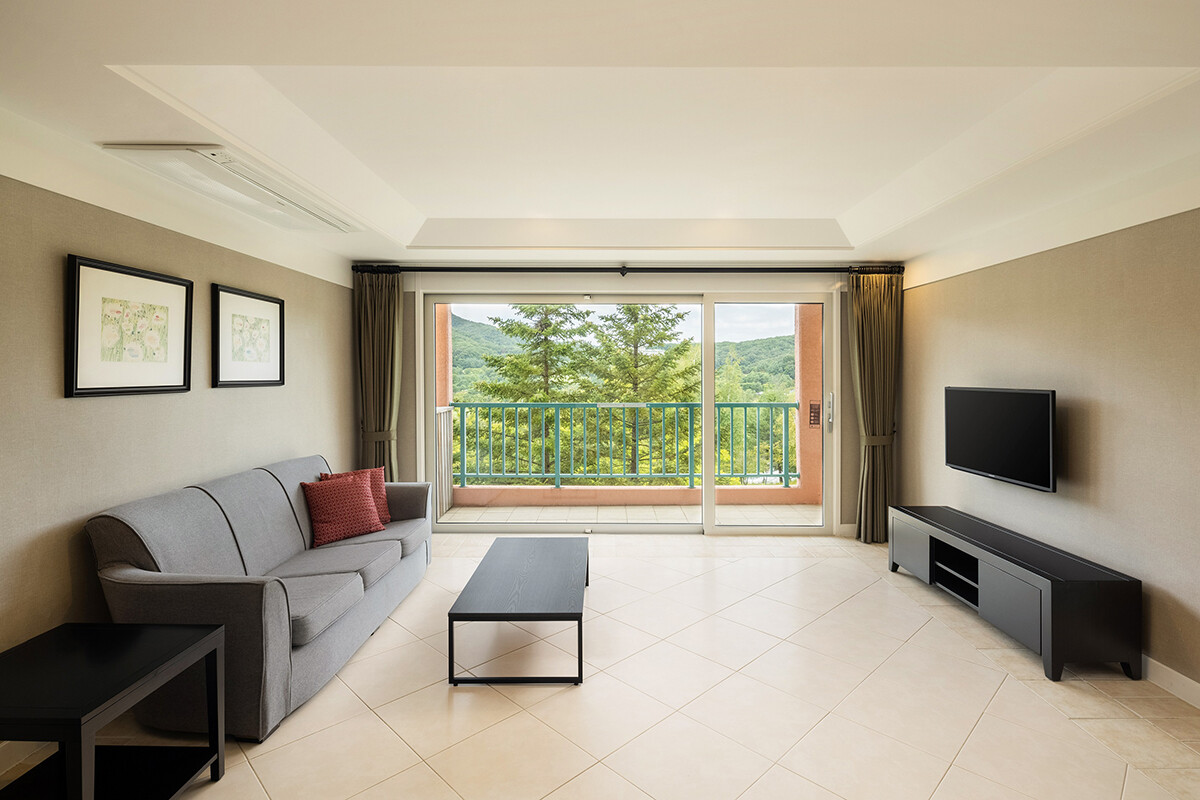 Main Room Photo