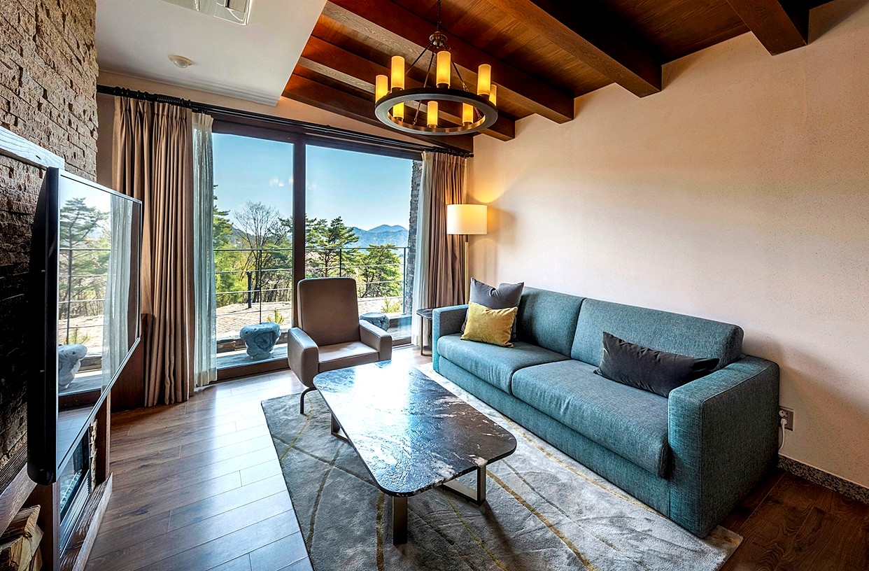 Main Room Photo