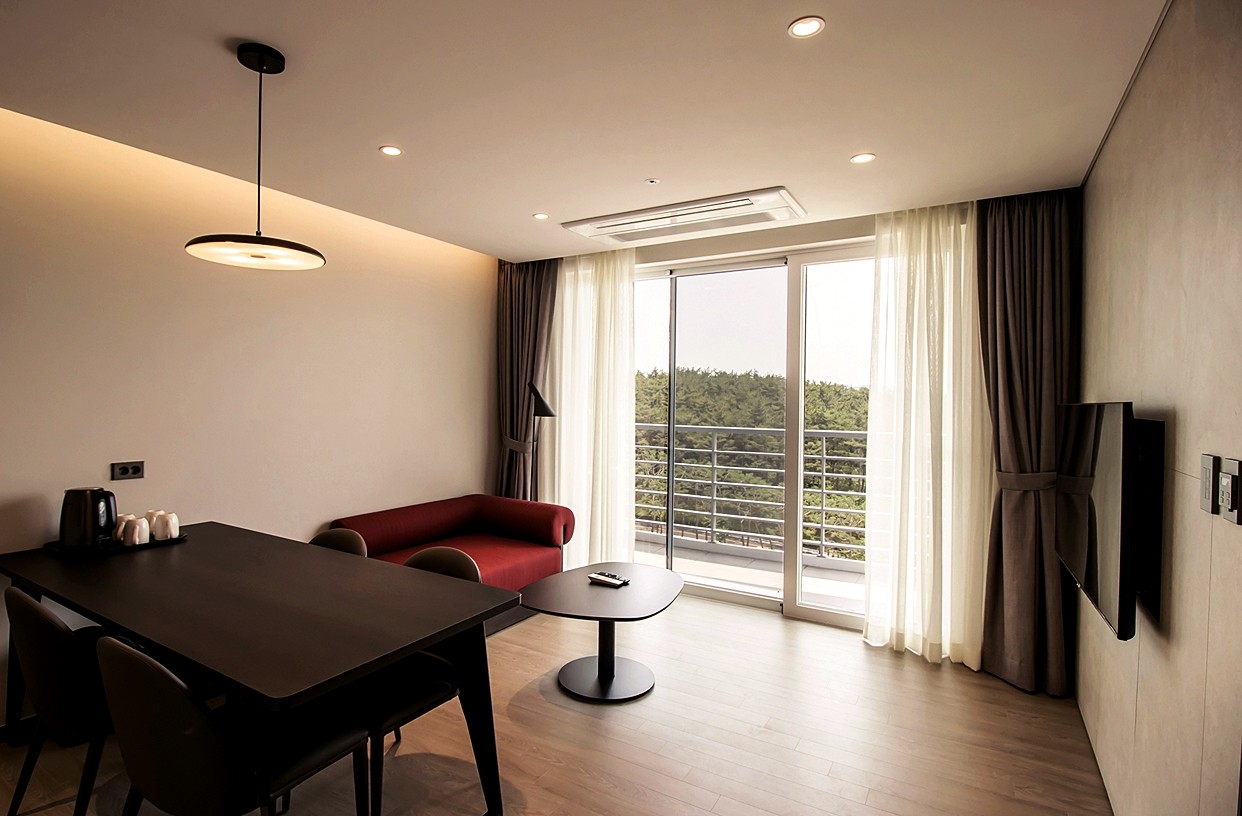 Main Room Photo