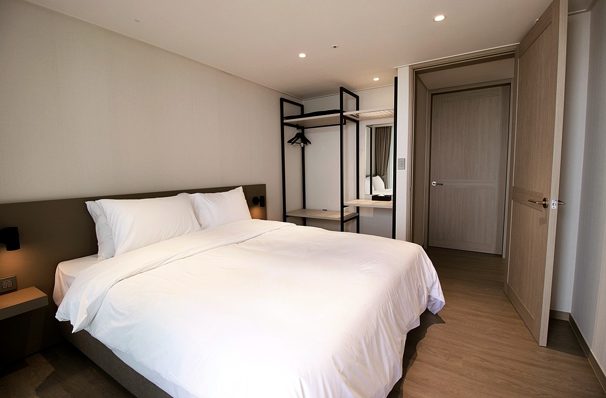 Main Room Photo