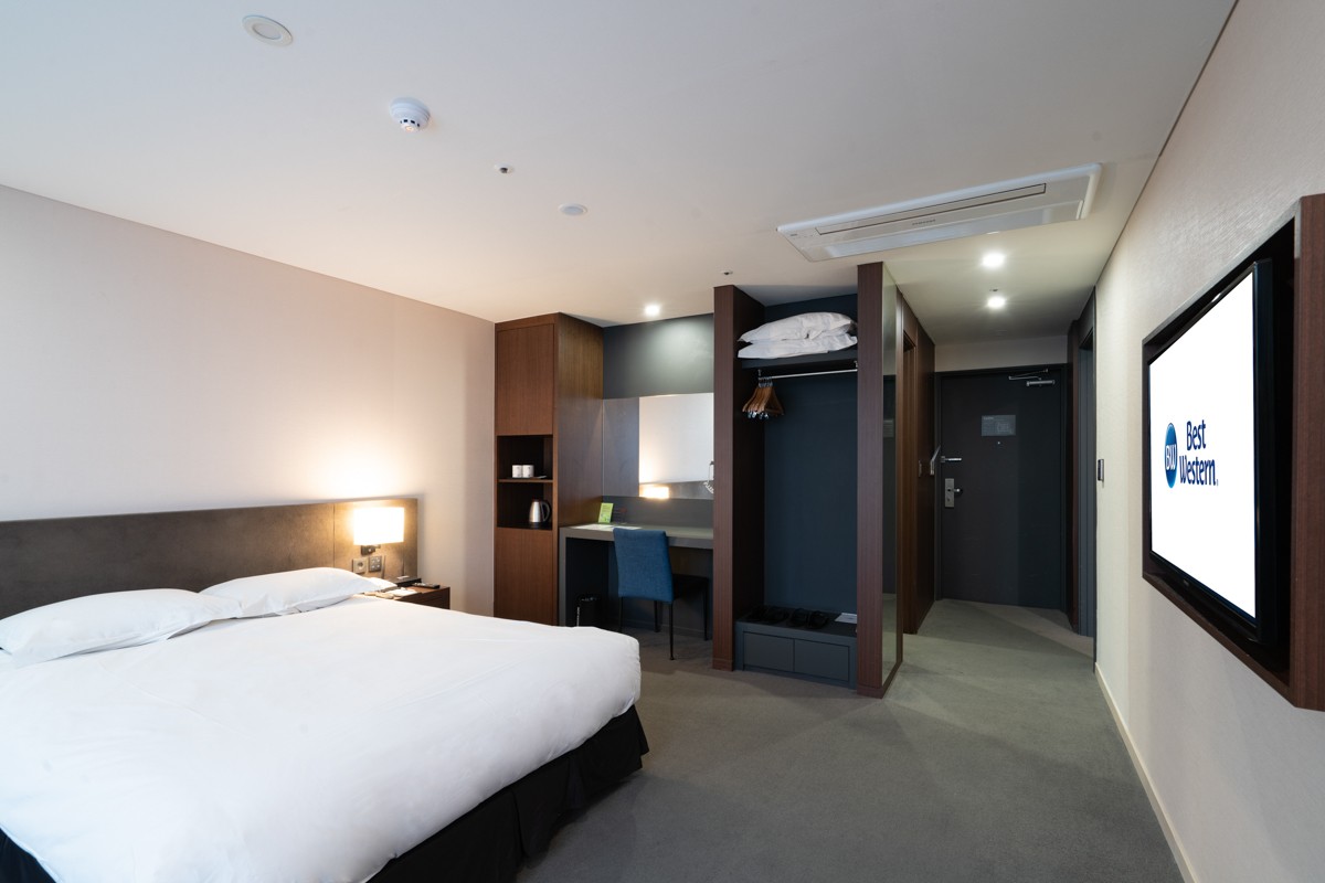 Main Room Photo