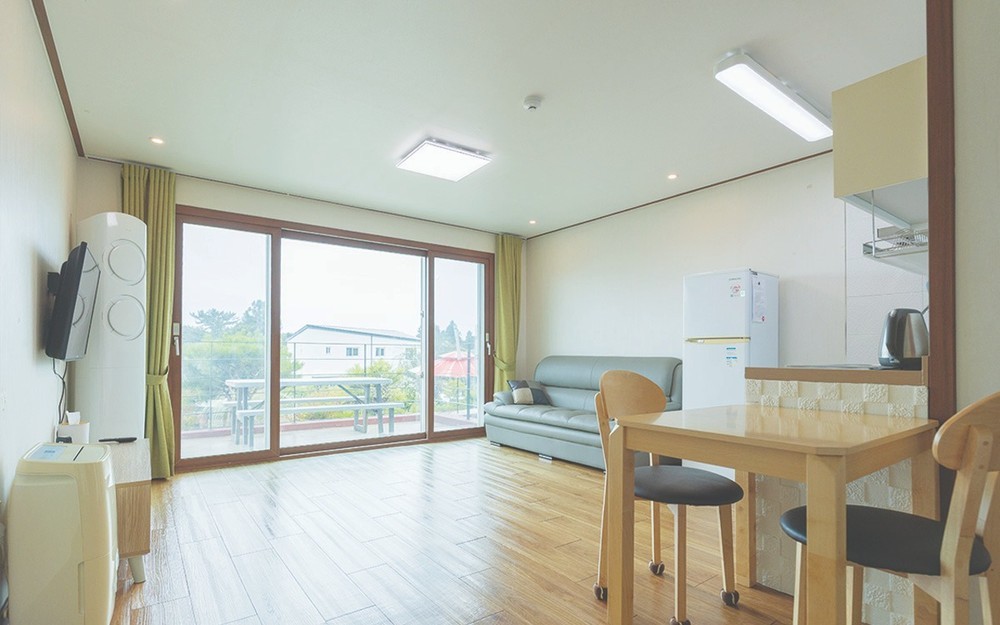 102호 더블룸 이미지 1