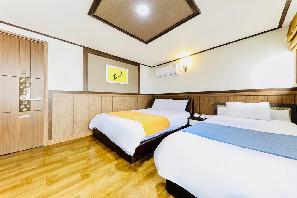 스탠다드 트리플룸(Standard Triple Room) 이미지 3